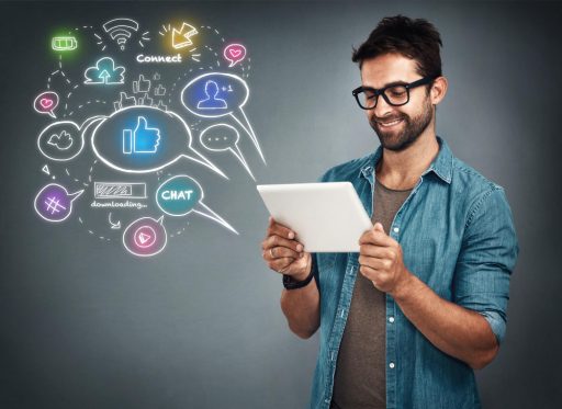 Agente de seguro en proceso de digitalización